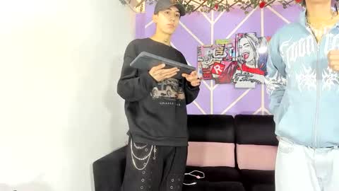 chicos hot online show from 04-19-26, 01:21