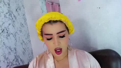 Snapshot of alexandra_evanz chatting on 02-04-25, 10:10 Alexandra Spellman online show from 02-04-25, 10:10