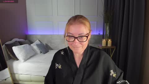 Snapshot of alexandra_kind chatting on 12-11-24, 11:43 Alexandra online show from 12-11-24, 11:43