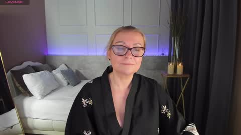 Snapshot of alexandra_kind chatting on 12-12-24, 02:48 Alexandra online show from 12-12-24, 02:48