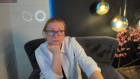 Snapshot of alexandra_kind chatting on 12-14-24, 02:34 Alexandra online show from 12-14-24, 02:34