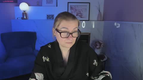 Alexandra online show from 01-03-25, 01:36