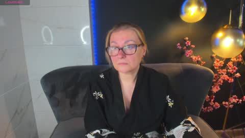 Snapshot of alexandra_kind chatting on 01-22-25, 01:42 Alexandra online show from 01-22-25, 01:42