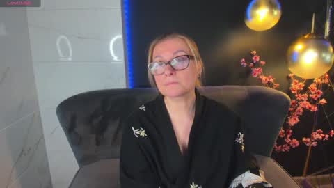 Snapshot of alexandra_kind chatting on 01-22-25, 05:06 Alexandra online show from 01-22-25, 05:06