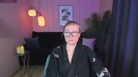 Snapshot of alexandra_kind chatting on 02-08-25, 02:05 Alexandra online show from 02-08-25, 02:05