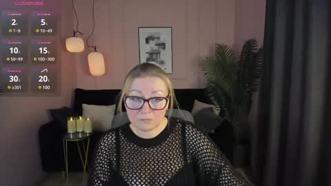 Snapshot of alexandra_kind chatting on 03-11-25, 09:26 Alexandra online show from 03-11-25, 09:26