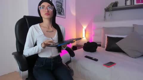 Snapshot of alexandra_sp chatting on 07-02-26, 08:48 ALEXANDRA online show from 07-02-26, 08:48