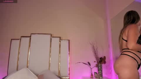 alexandraa_gomez online show from 11-25-25, 10:10