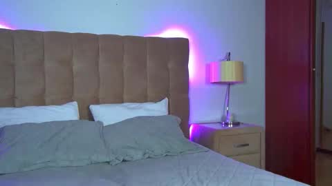 AlexandraBloom online show from 11-09-25, 06:17