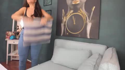AlexaNikole online show from 05-19-26, 07:37