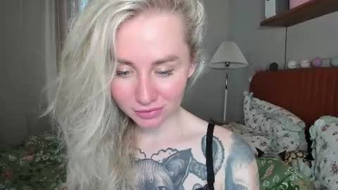 Snapshot of alexarush chatting on 06-25-26, 06:12 alexarush online show from 06-25-26, 06:12