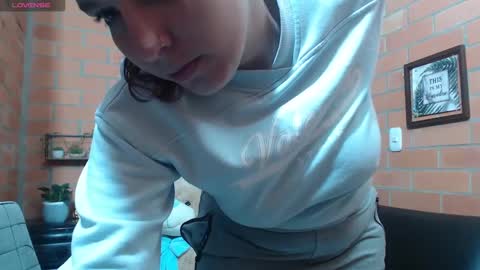 Snapshot of alexatai chatting on 09-13-25, 03:39 alexatai online show from 09-13-25, 03:39