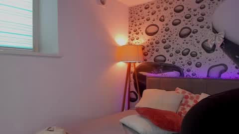 Snapshot of alexawilds chatting on 02-21-26, 12:06 AlexaWilds online show from 02-21-26, 12:06