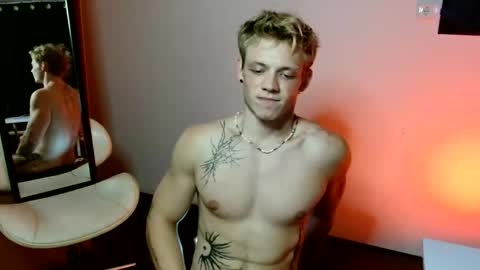 Snapshot of alexbarczukxxx chatting on 05-13-26, 11:22 Alex Barczuk online show from 05-13-26, 11:22