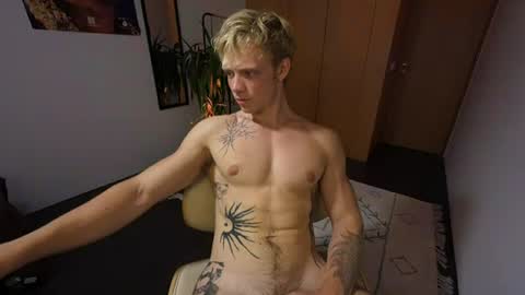 Snapshot of alexbarczukxxx chatting on 06-18-26, 11:20 Alex Barczuk online show from 06-18-26, 11:20