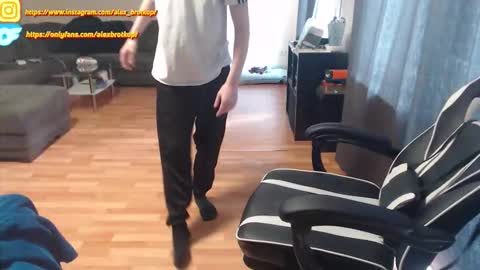 Alex online show from 10-08-25, 02:14