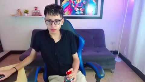 alex online show from 06-08-26, 01:33