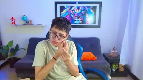 alex online show from 06-25-26, 01:37