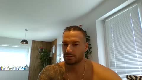 rey ale84 online show from 10-01-25, 12:11