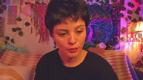 Snapshot of alexiafisher_ chatting on 06-19-26, 05:34 Alex online show from 06-19-26, 05:34