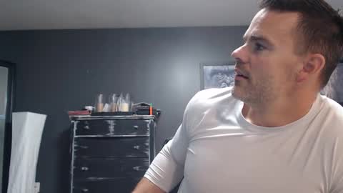 Snapshot of alexiarain chatting on 09-19-25, 01:12 Alex online show from 09-19-25, 01:12