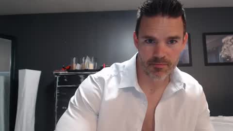 Snapshot of alexiarain chatting on 06-14-26, 03:03 Alex online show from 06-14-26, 03:03