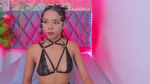 Snapshot of alexiiabrown chatting on 05-05-26, 02:47 Alexia Brown online show from 05-05-26, 02:47