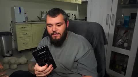 Snapshot of alexirr chatting on 12-19-25, 09:33 Alex online show from 12-19-25, 09:33