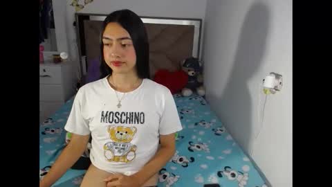 -- ALEXIS -- online show from 05-17-26, 12:52