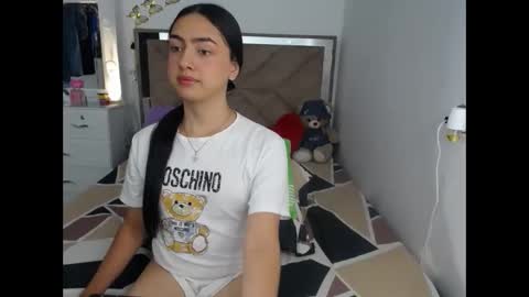 -- ALEXIS -- online show from 05-22-26, 01:57