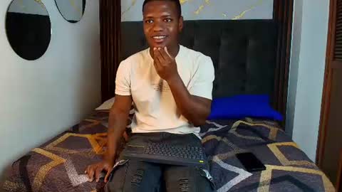 Alexis Fernandez online show from 07-15-26, 07:30