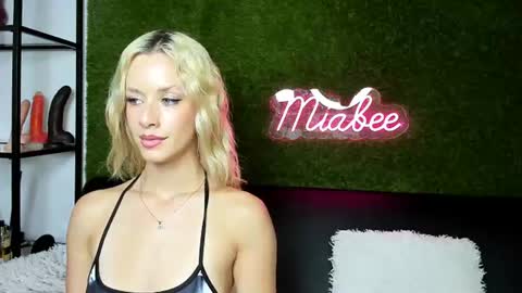 alexisbanx online show from 07-28-26, 04:39