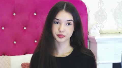 Snapshot of alexisdevine chatting on 06-18-26, 04:24 alexisdevine online show from 06-18-26, 04:24