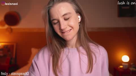 Snapshot of alexispeach chatting on 03-05-25, 02:36 Alexis--  online show from 03-05-25, 02:36