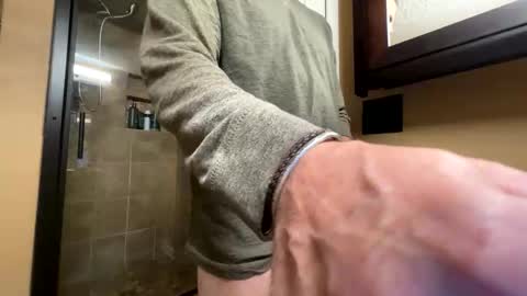 Snapshot of alexjamess100 chatting on 11-08-25, 02:12 Alex online show from 11-08-25, 02:12