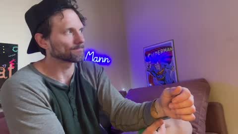 Snapshot of alexmanndickerson chatting on 04-04-26, 10:18 Alex Mann online show from 04-04-26, 10:18