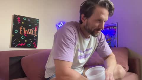 Snapshot of alexmanndickerson chatting on 04-09-26, 04:23 Alex Mann online show from 04-09-26, 04:23