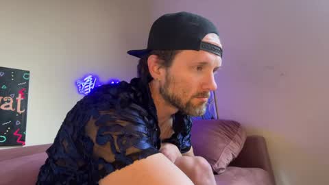 Snapshot of alexmanndickerson chatting on 05-08-26, 05:40 Alex Mann online show from 05-08-26, 05:40