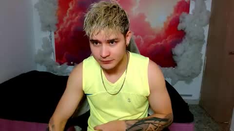 Snapshot of alexpierss chatting on 12-03-25, 07:01 Alex online show from 12-03-25, 07:01