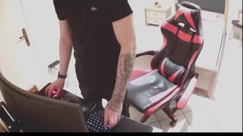 Snapshot of alexthepro00 chatting on 10-02-25, 04:14 alexthepro00 online show from 10-02-25, 04:14