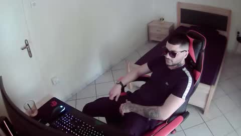 Snapshot of alexthepro00 chatting on 01-12-26, 10:53 alexthepro00 online show from 01-12-26, 10:53