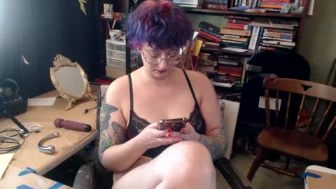 Snapshot of alexthornewood chatting on 07-08-26, 04:11 Alex Thornewood online show from 07-08-26, 04:11