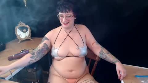 Snapshot of alexthornewood chatting on 07-18-26, 03:05 Alex Thornewood online show from 07-18-26, 03:05