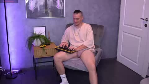 Alex online show from 07-22-26, 05:43