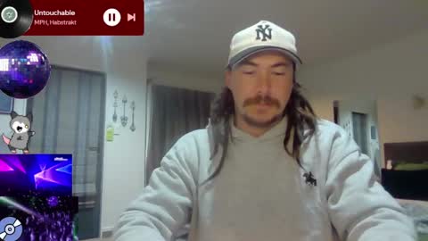 Snapshot of alexx1169 chatting on 05-15-26, 07:04 Alex online show from 05-15-26, 07:04