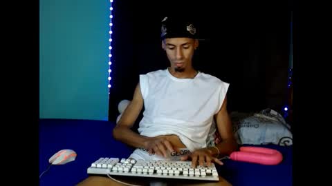 Snapshot of alexx_1214 chatting on 10-19-25, 03:29 Alexx online show from 10-19-25, 03:29