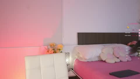 Snapshot of alexxa_dz chatting on 08-06-26, 01:18 online show from 08-06-26, 01:18