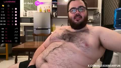Snapshot of alexxxbear chatting on 10-17-25, 11:13 alexxxbear online show from 10-17-25, 11:13
