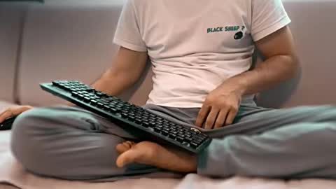 alfadreamer0011 online show from 12-21-25, 11:06