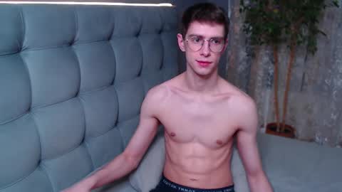 Alfie online show from 12-19-25, 01:34